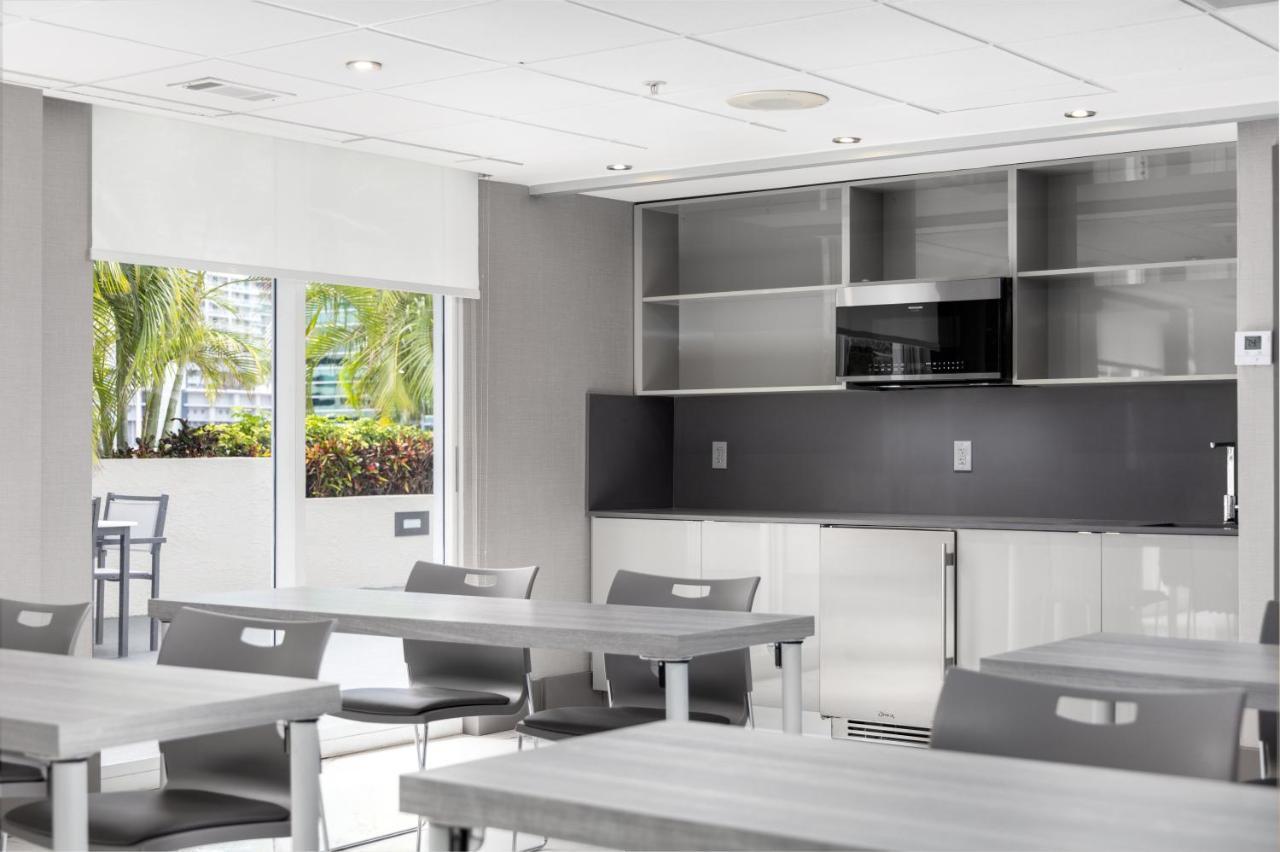 Fortune House Hotel Suites Miami Exterior photo